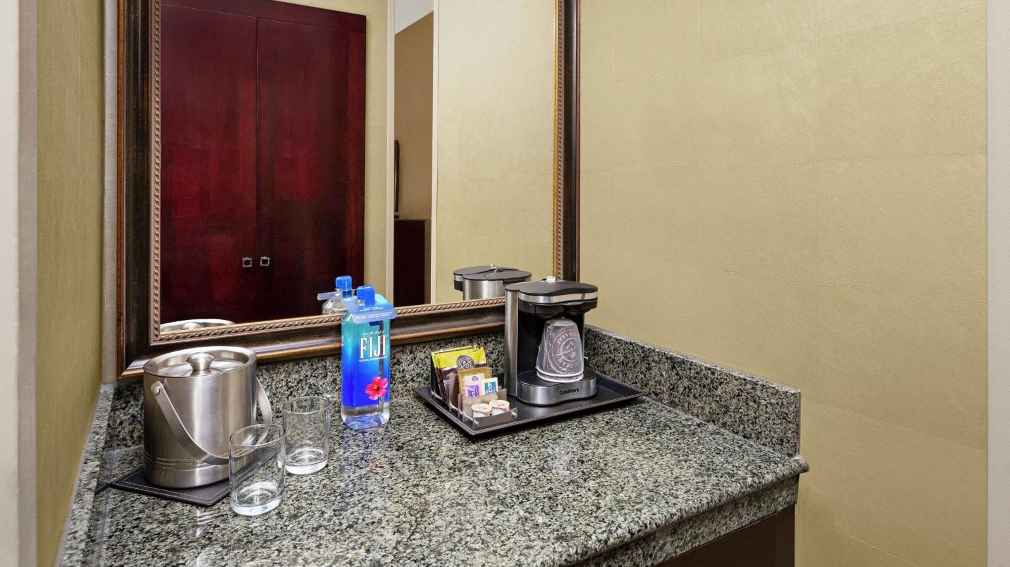 מלון Doubletree By Hilton Raleigh Durham Airport At Research Triangle Park מראה חיצוני תמונה