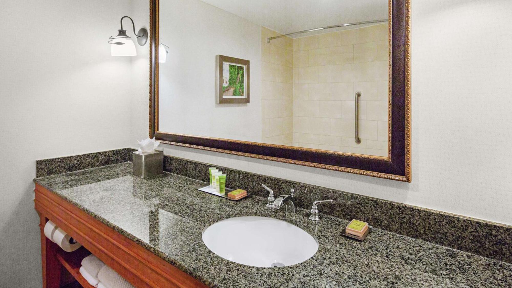 מלון Doubletree By Hilton Raleigh Durham Airport At Research Triangle Park מראה חיצוני תמונה